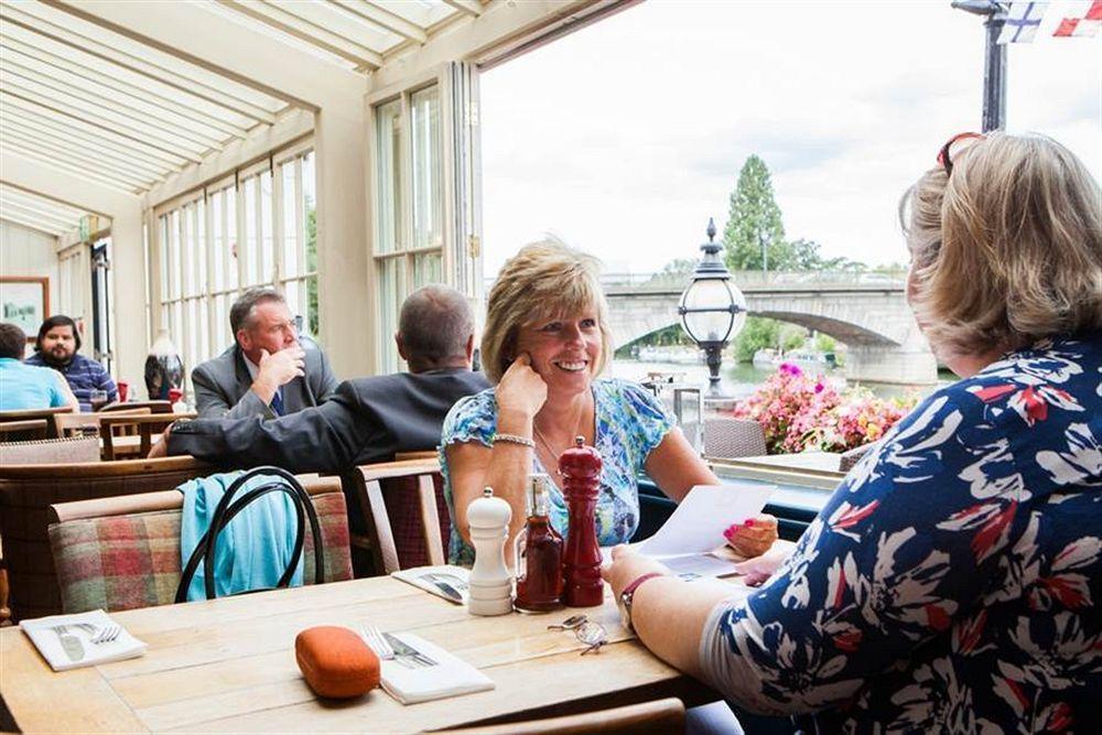 The Swan Hotel Staines-upon-Thames Exterior photo