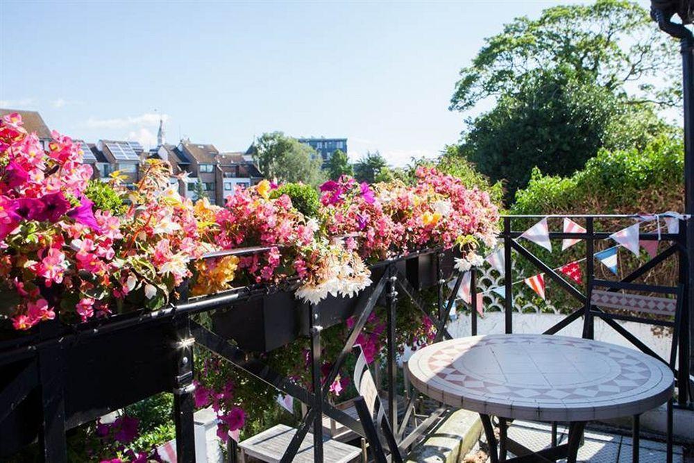 The Swan Hotel Staines-upon-Thames Exterior photo
