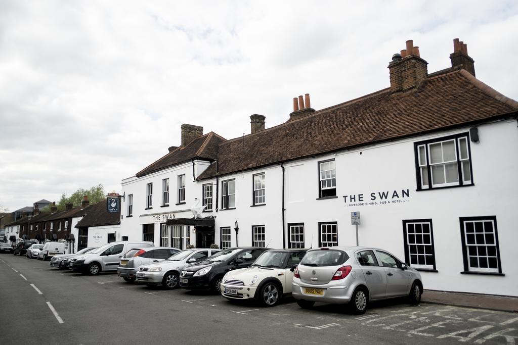 The Swan Hotel Staines-upon-Thames Exterior photo