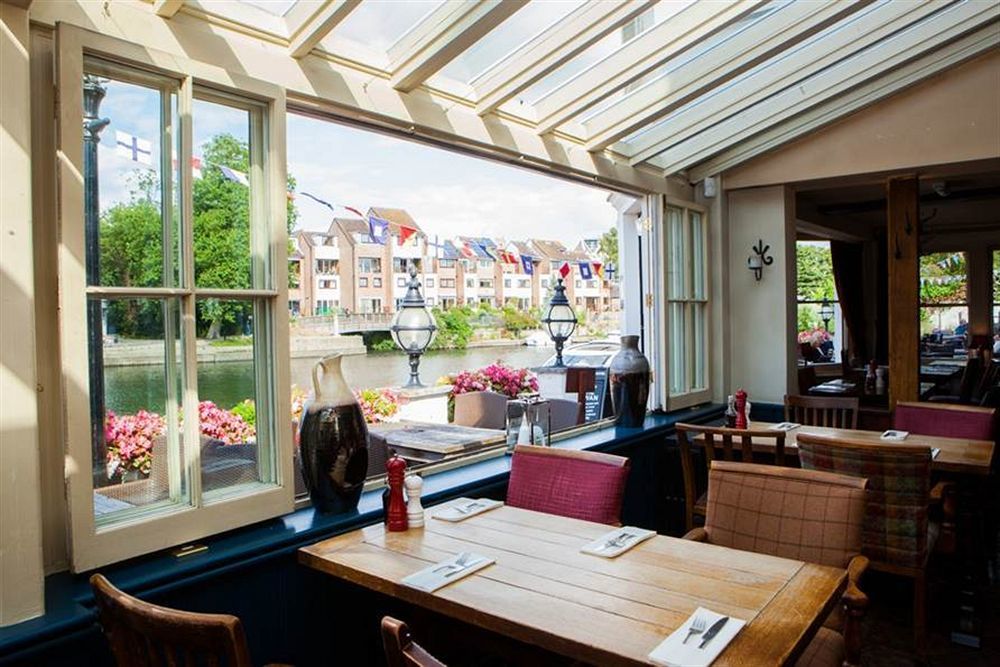 The Swan Hotel Staines-upon-Thames Exterior photo