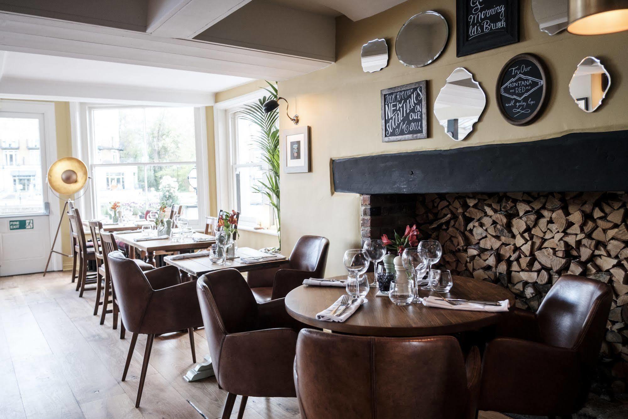 The Swan Hotel Staines-upon-Thames Exterior photo